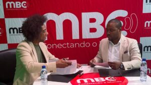 Grupo MBC e o músico Stewart Sukuma assinam memorando para dinamizar o sector cultural